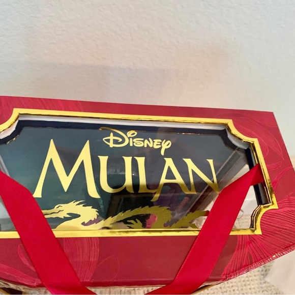 Mulan 25th Anniversary Collectible Display Figure Doll - Picture 5 of 11